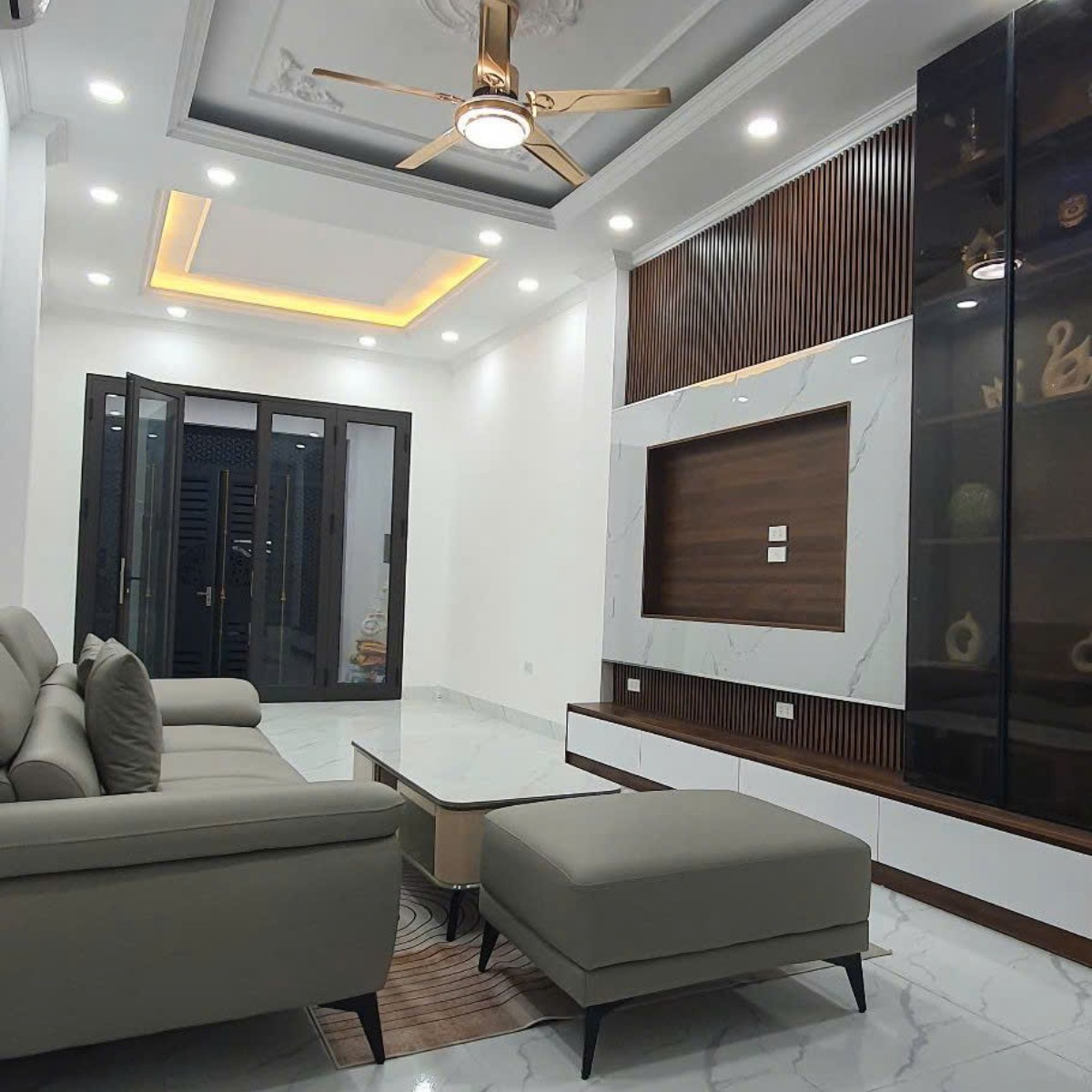 Nhà 6 Tầng, Thang Máy, Tôn Đức Thắng, Dt Sổ Đỏ 45,6M2 Nhà 6 Tầng, Thang Máy, Tôn Đức Thắng, Dt Sổ Đỏ 45,6M2