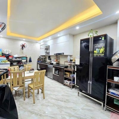 Cần Bán Nhanh Nhà 6 Tầng Trong Ngõ Đê La Thành, Diện Tích Sổ Đỏ 52M2