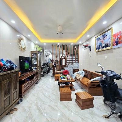 Cần Bán Nhanh Nhà 6 Tầng Trong Ngõ Đê La Thành, Diện Tích Sổ Đỏ 52M2