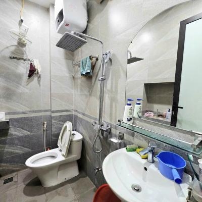 Cần Bán Nhanh Nhà 6 Tầng Trong Ngõ Đê La Thành, Diện Tích Sổ Đỏ 52M2